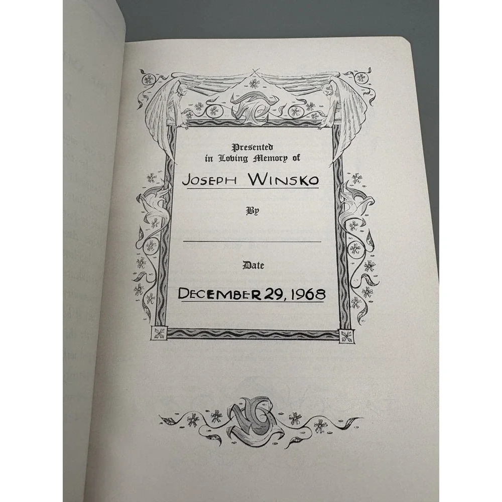 1958 Holy Bible Memorial Edition Illustrated with‎ Wooden Cover